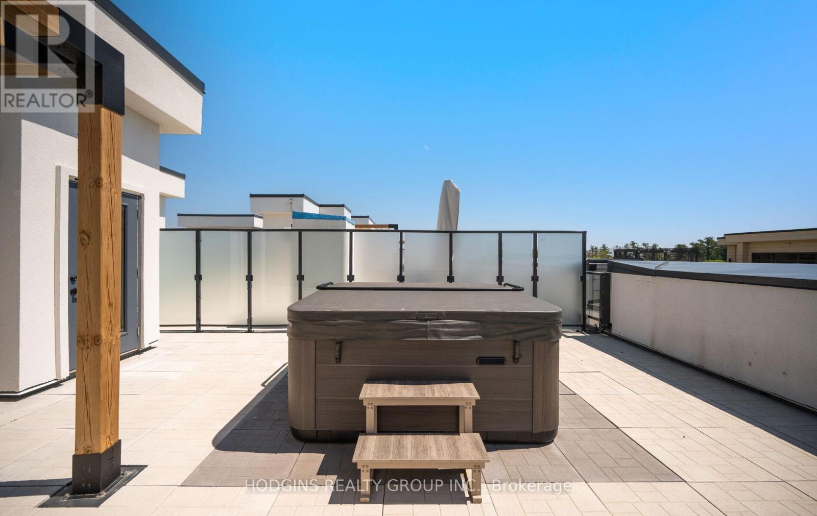 #414 123 MAURICE DRIVE - 33
