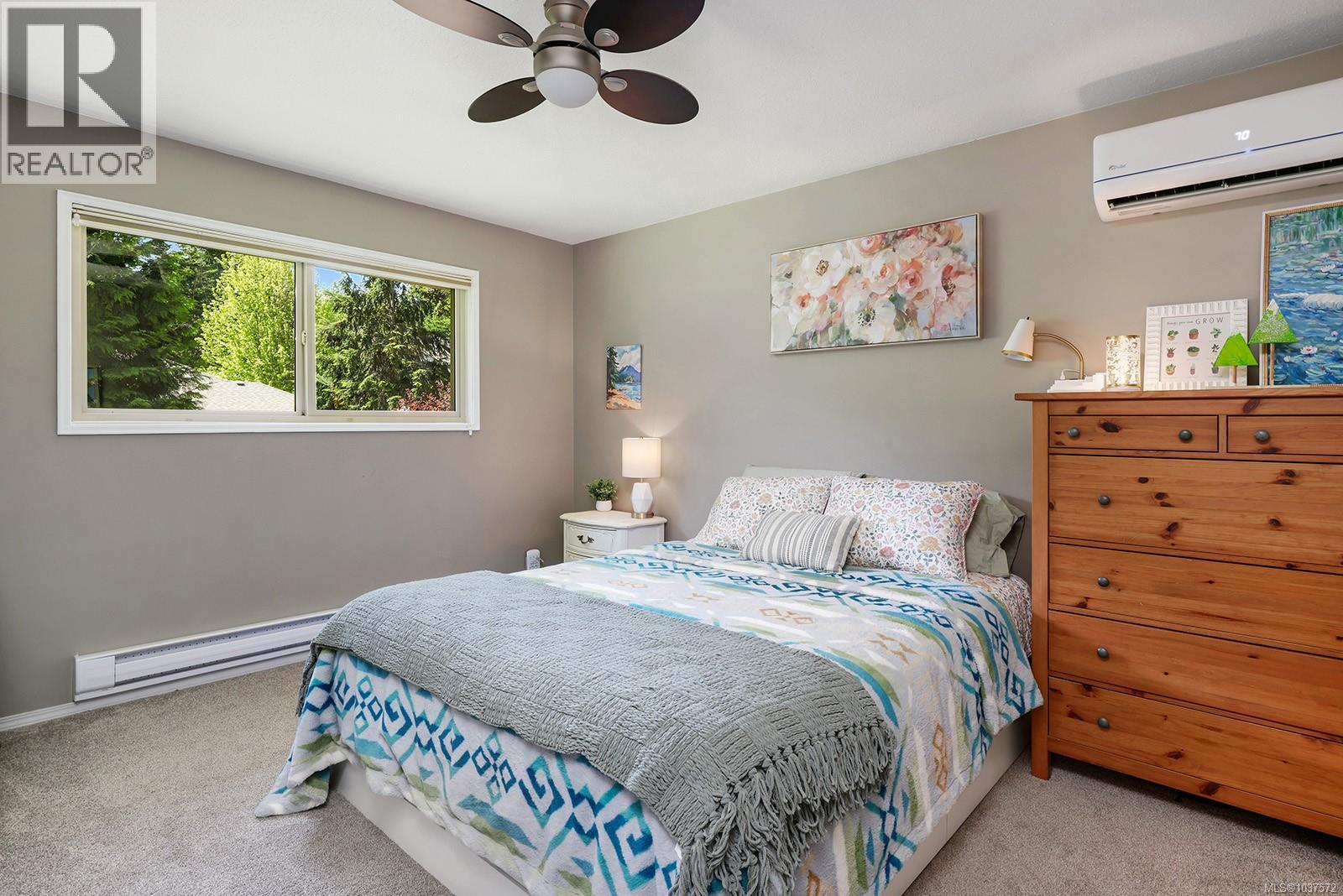 8045 Harmony Cres - 24
