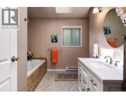 8045 Harmony Cres, Merville, BC V0R2M0 Photo 27
