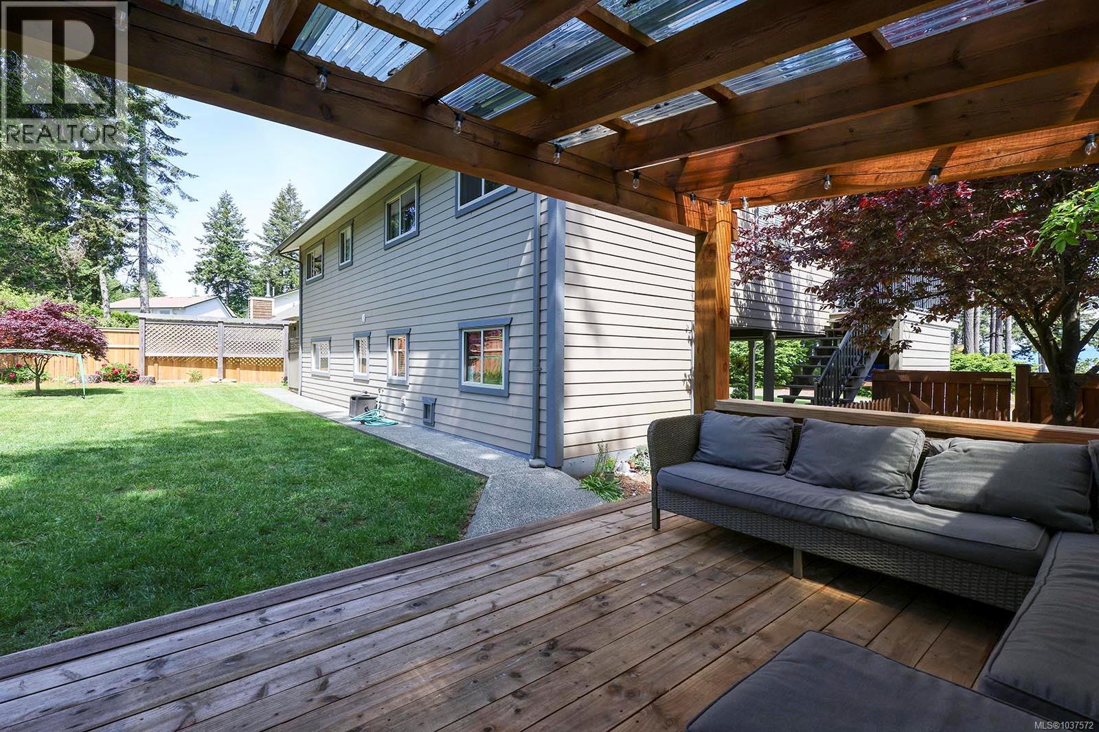8045 Harmony Cres - 36