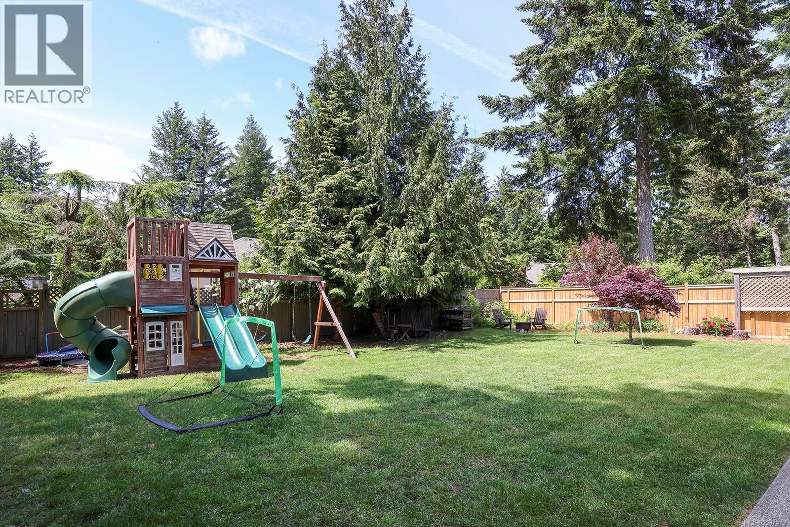 8045 Harmony Cres - 40