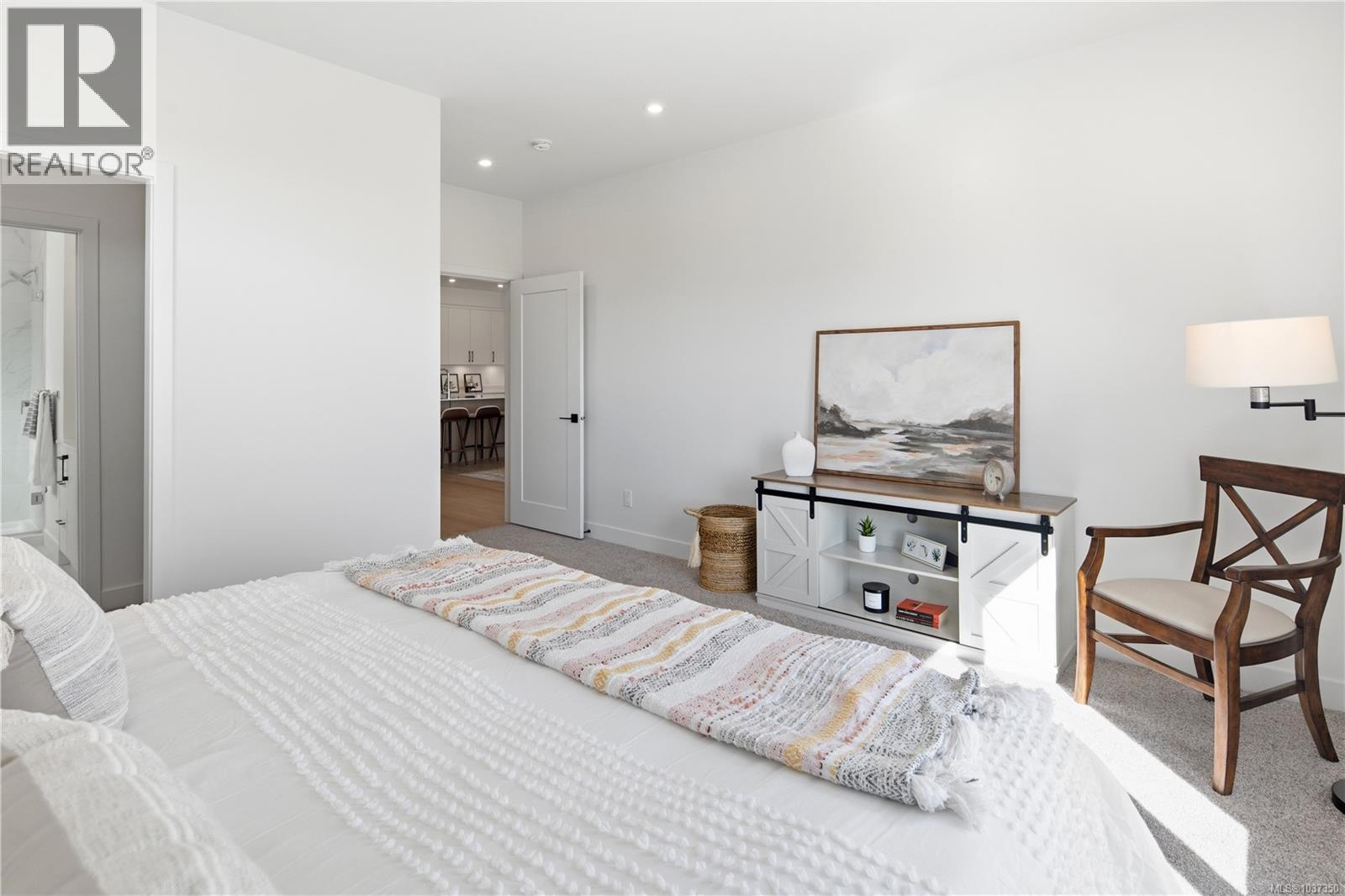 301 7057 Central Saanich Rd, Central Saanich