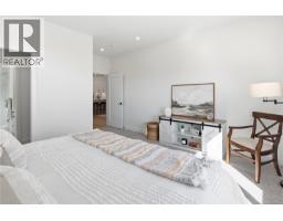 301 7057 Central Saanich Rd, Central Saanich, BC V8M1Y3 Photo 15