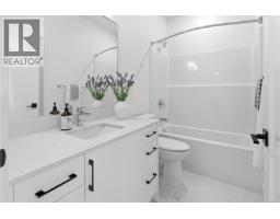301 7057 Central Saanich Rd, Central Saanich, BC V8M1Y3 Photo 21