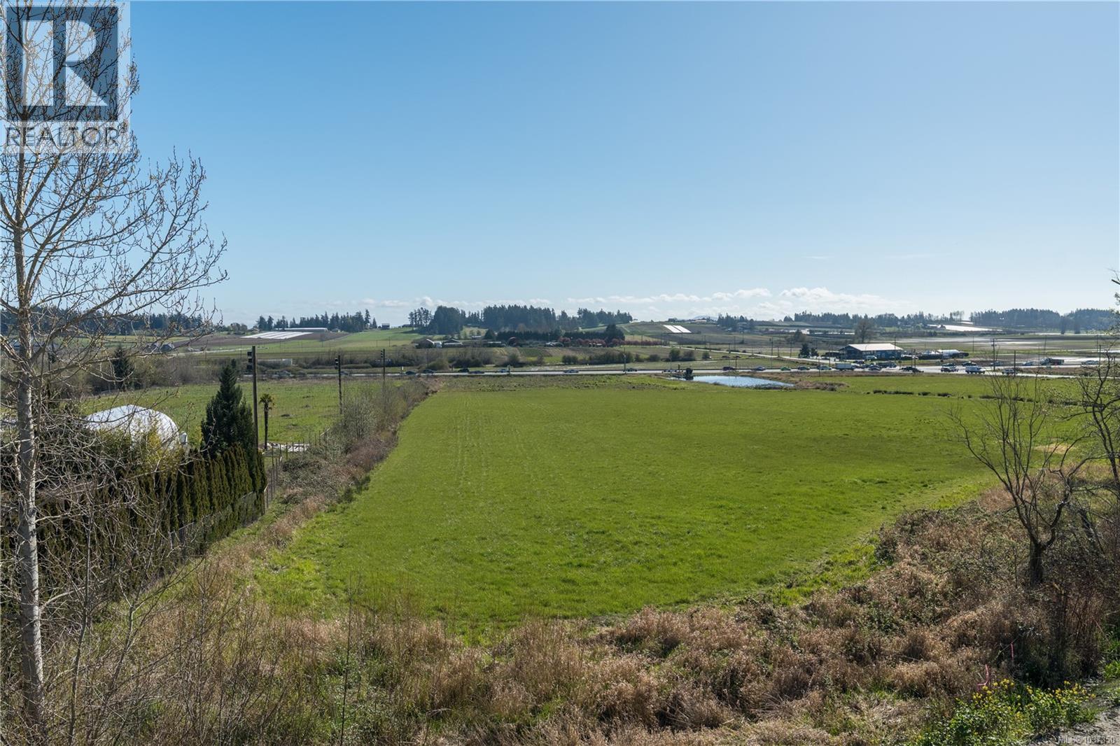 #301 7057 Central Saanich Rd - 28