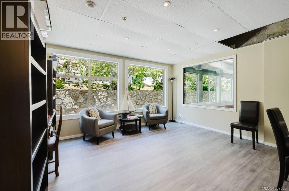 #306 1545 Pandora Ave - 20
