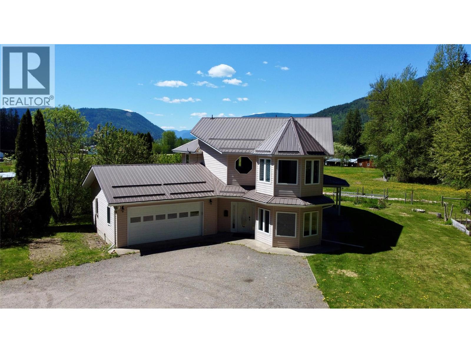 1830 Stepp Pit Road, Sicamous