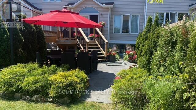 2064 DUNOLLIE CRESCENT - 27