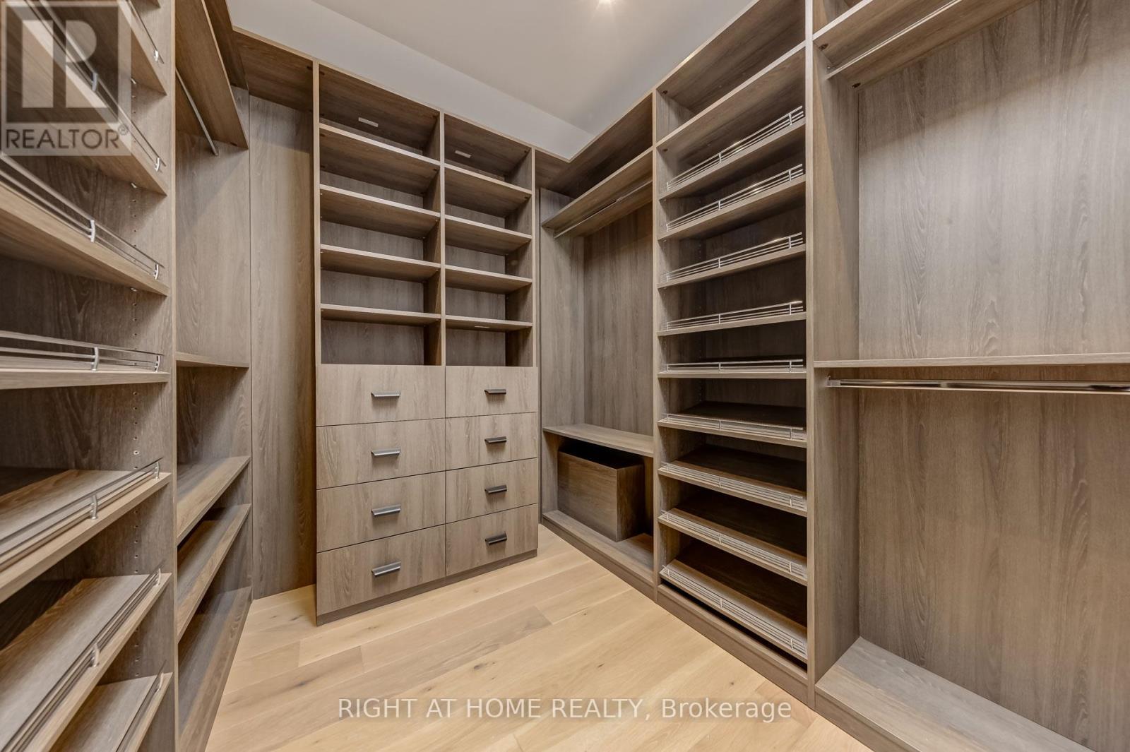 102 PARKLEA DRIVE - 22