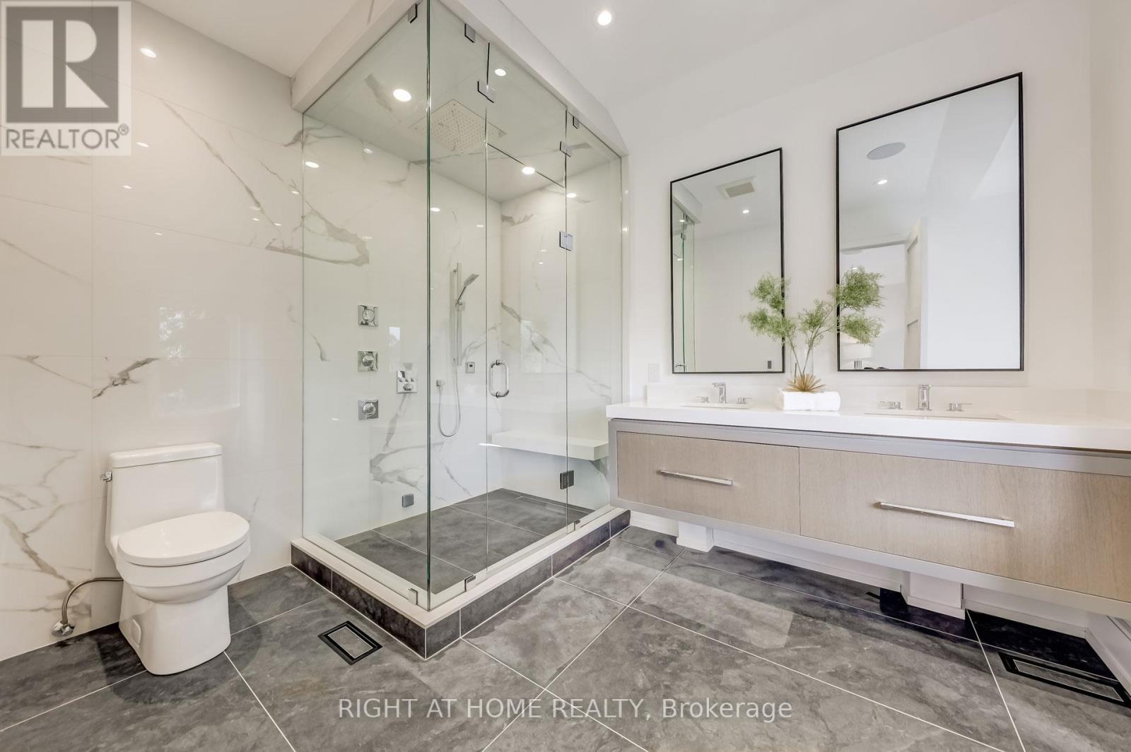 102 PARKLEA DRIVE - 23