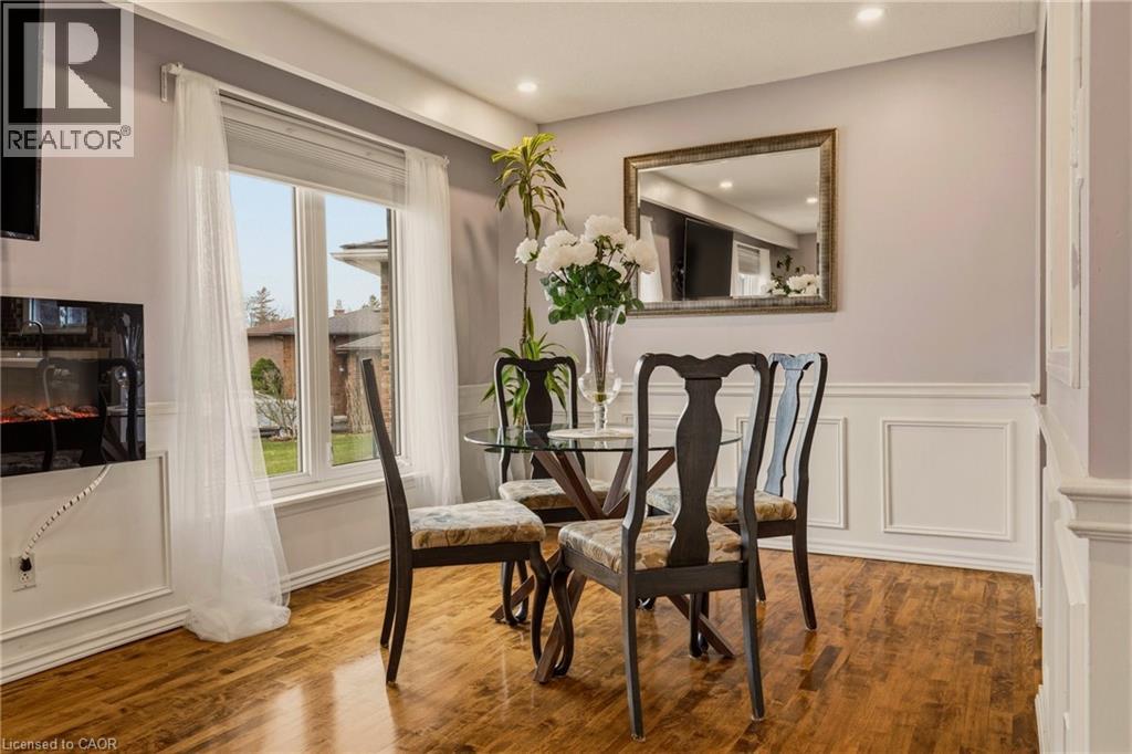 21 MILVERTON Close, Waterdown, Ontario, L8B0B1 — Photo 8
