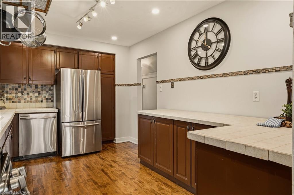 21 MILVERTON Close, Waterdown, Ontario, L8B0B1 — Photo 14
