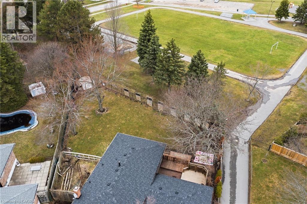 21 MILVERTON Close, Waterdown, Ontario, L8B0B1 — Photo 9