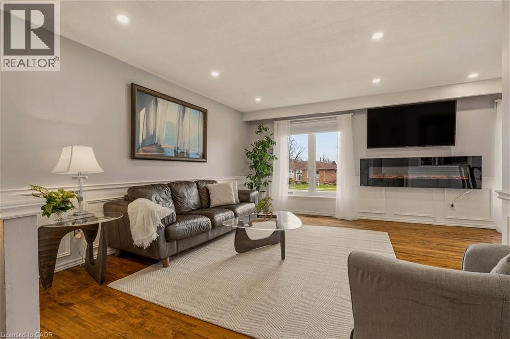 21 MILVERTON Close, Waterdown, Ontario, L8B0B1 — Photo 5