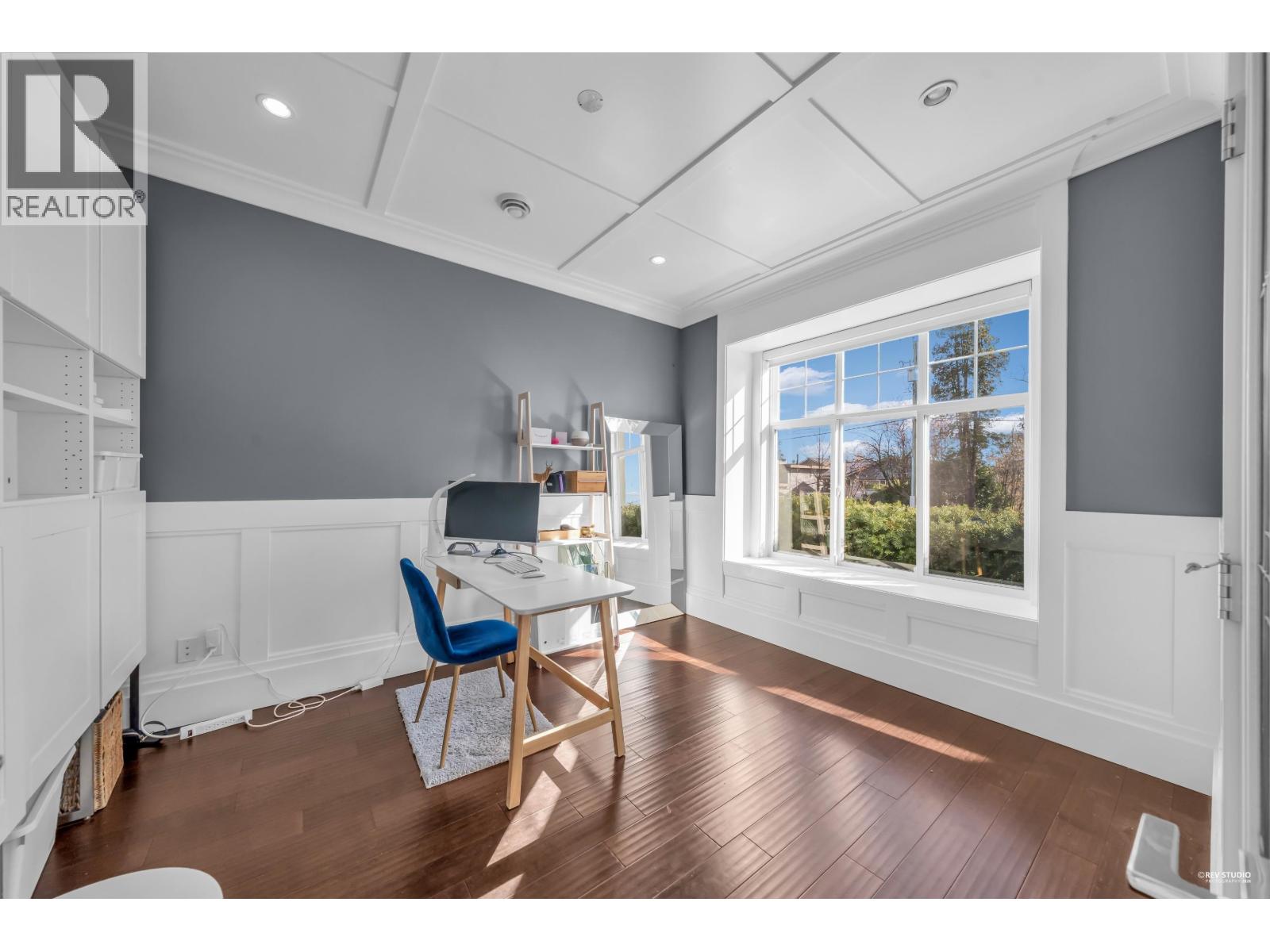 4133 VICTORY STREET, Burnaby