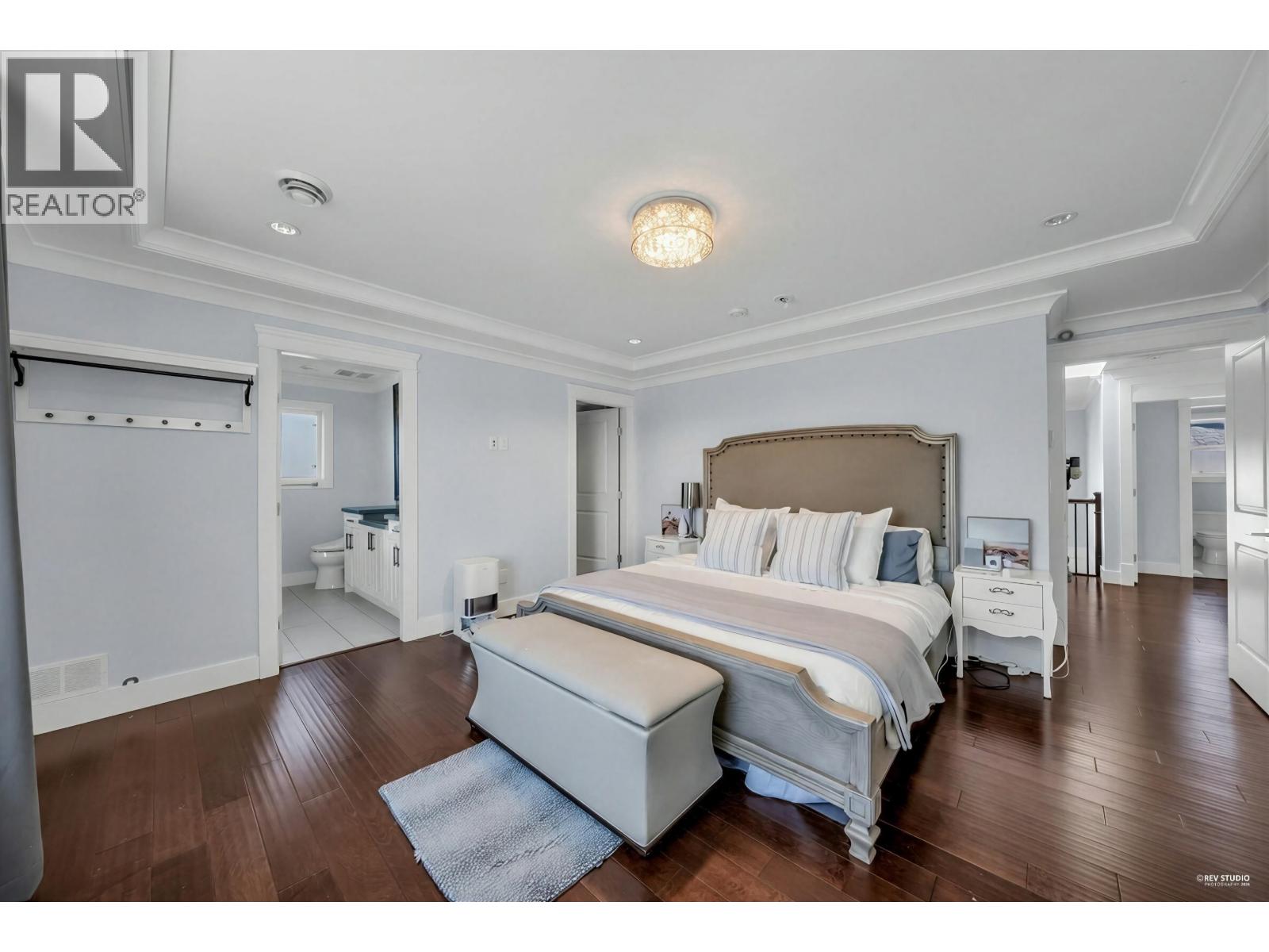 4133 VICTORY STREET, Burnaby