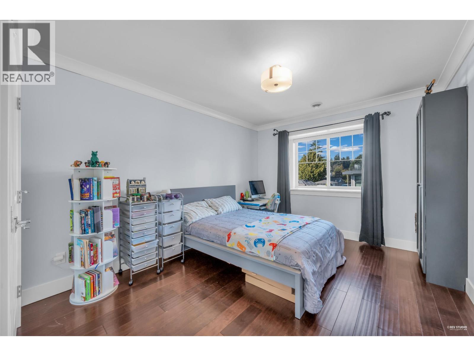 4133 VICTORY STREET, Burnaby