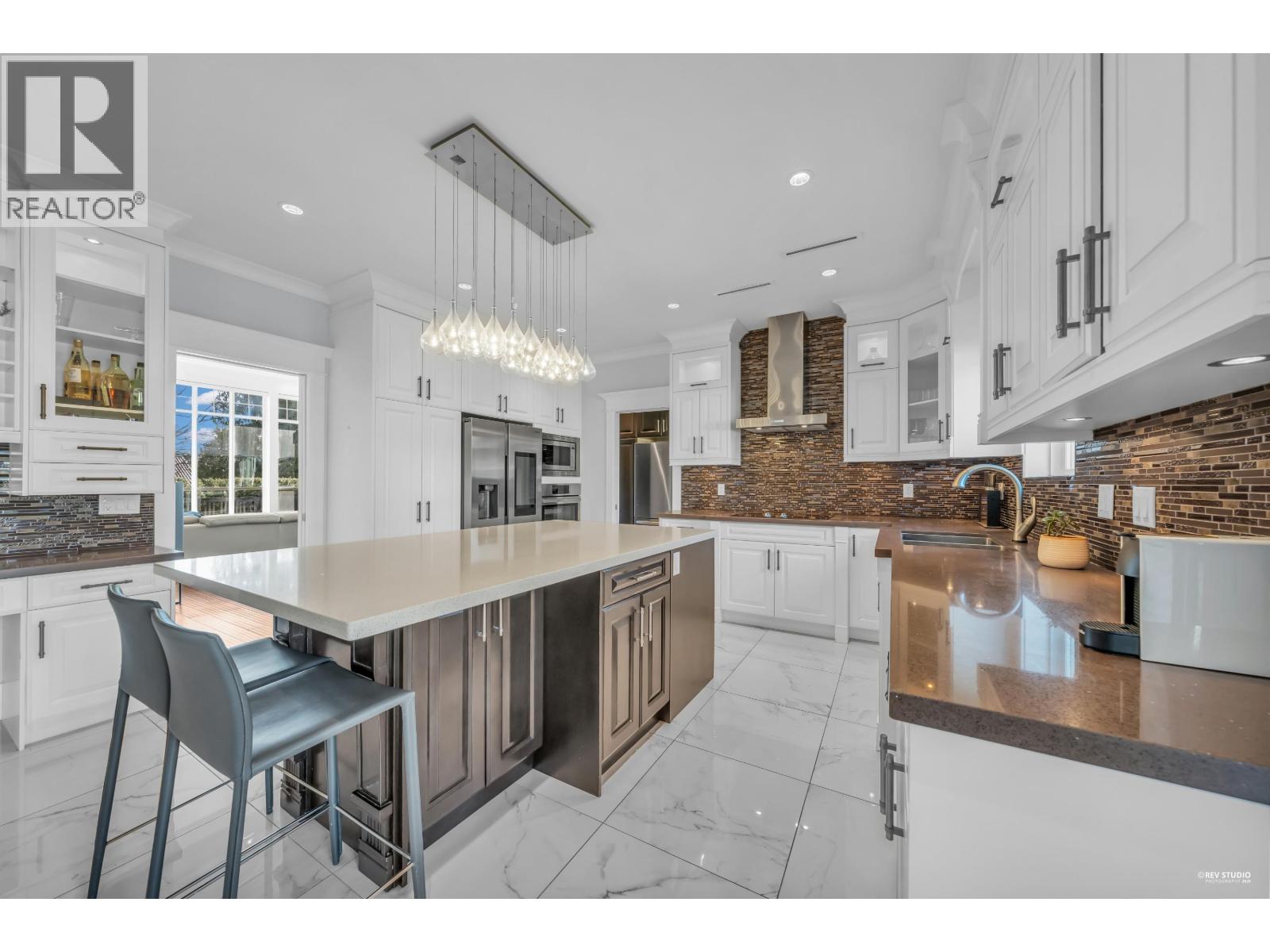 4133 VICTORY STREET, Burnaby