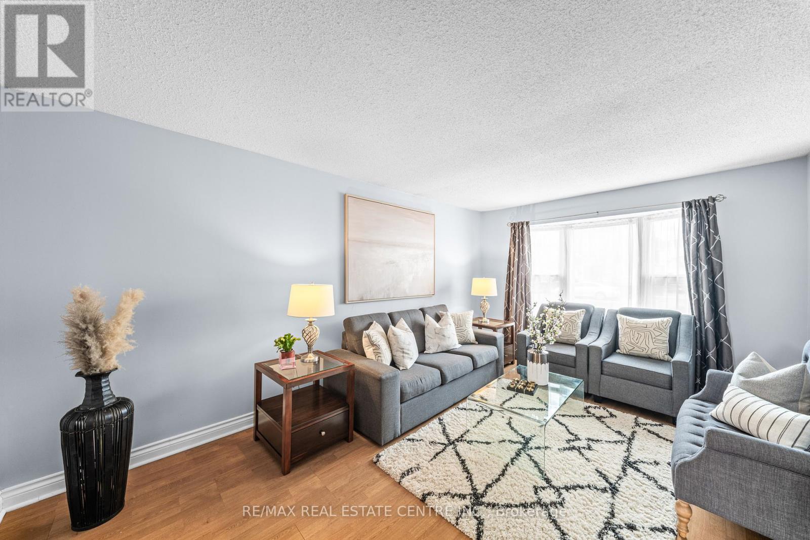 98 MIKADO CRESCENT - 11