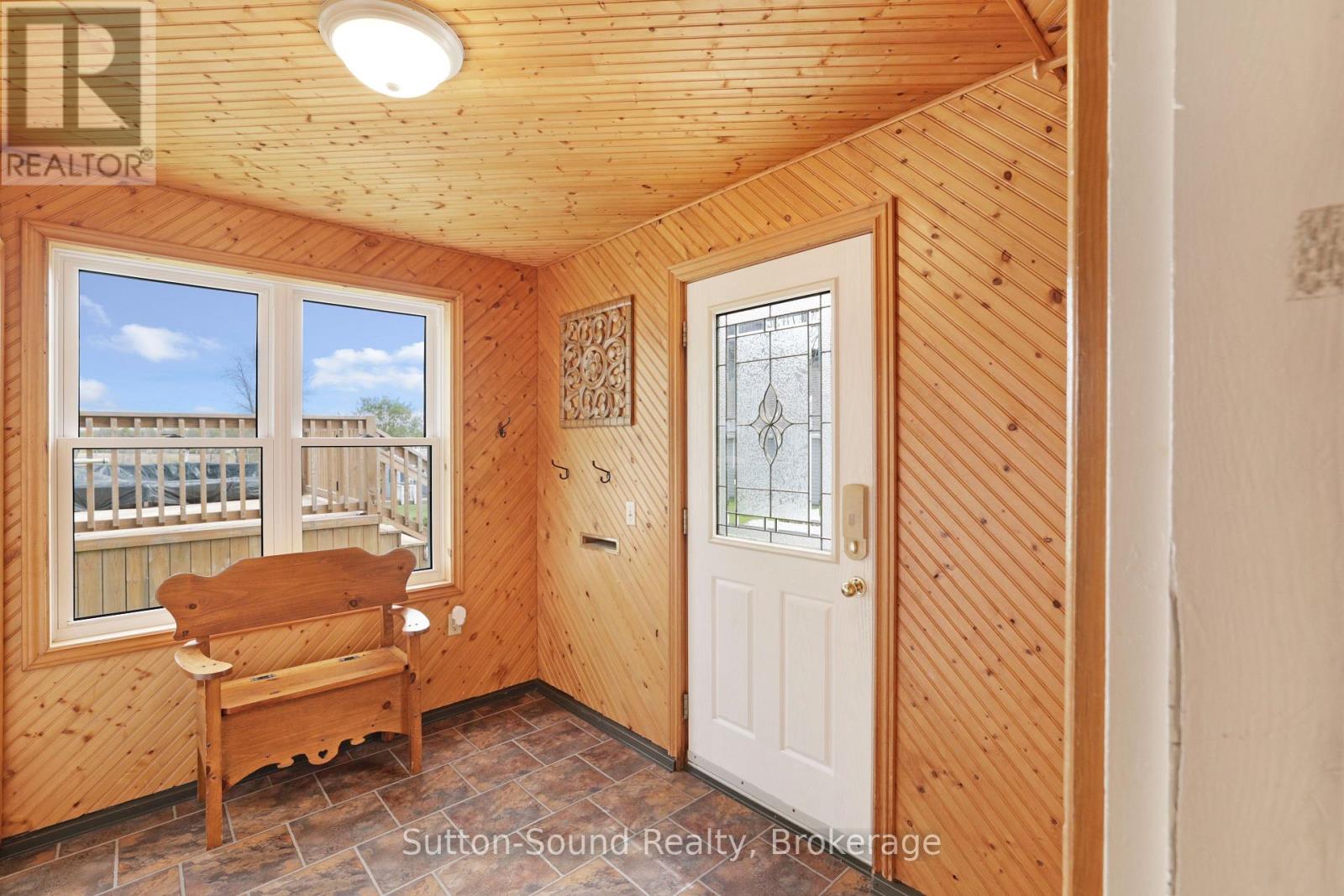 018389 BRUCE ROAD 10 - 5