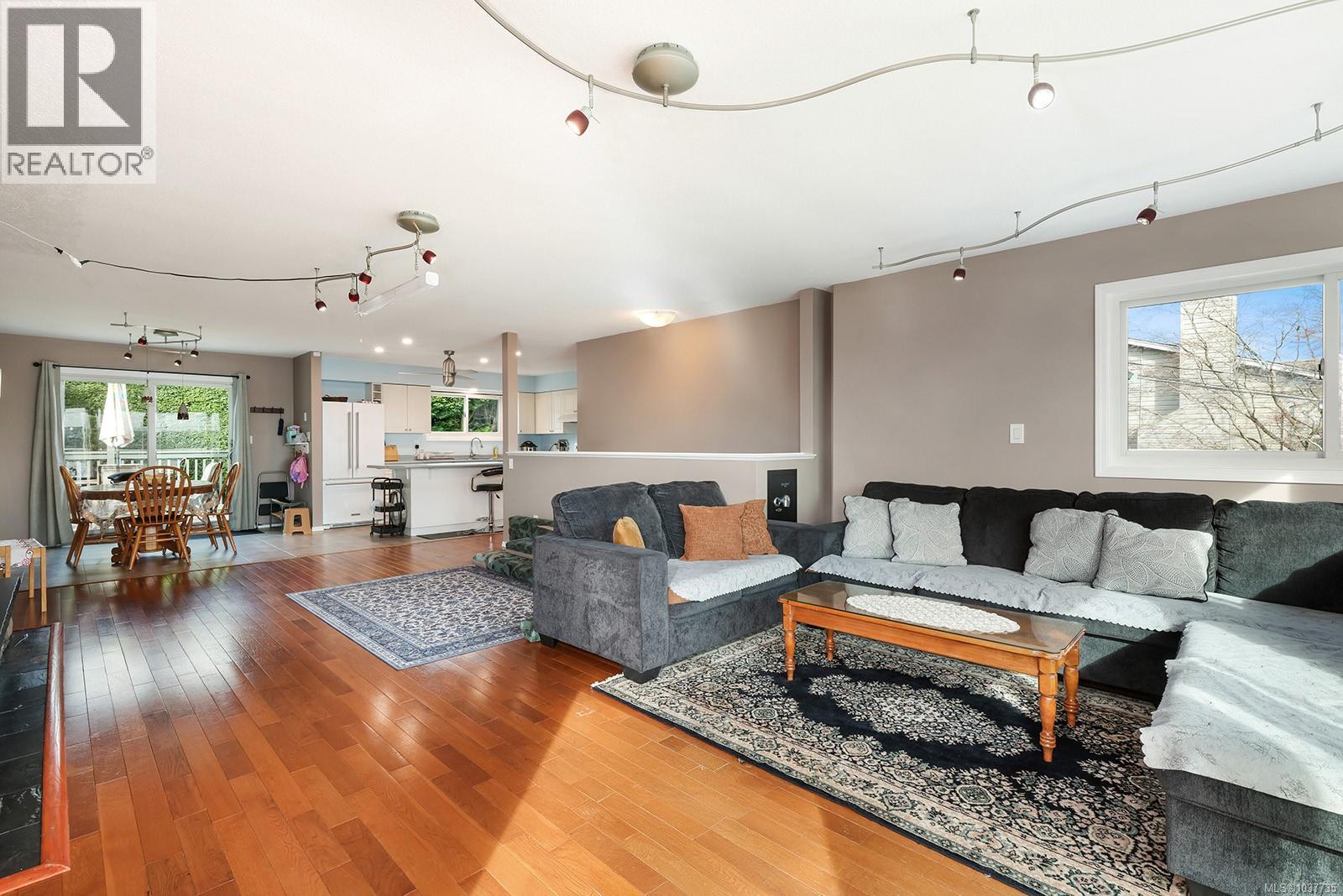 724 Galerno Rd, Campbell River