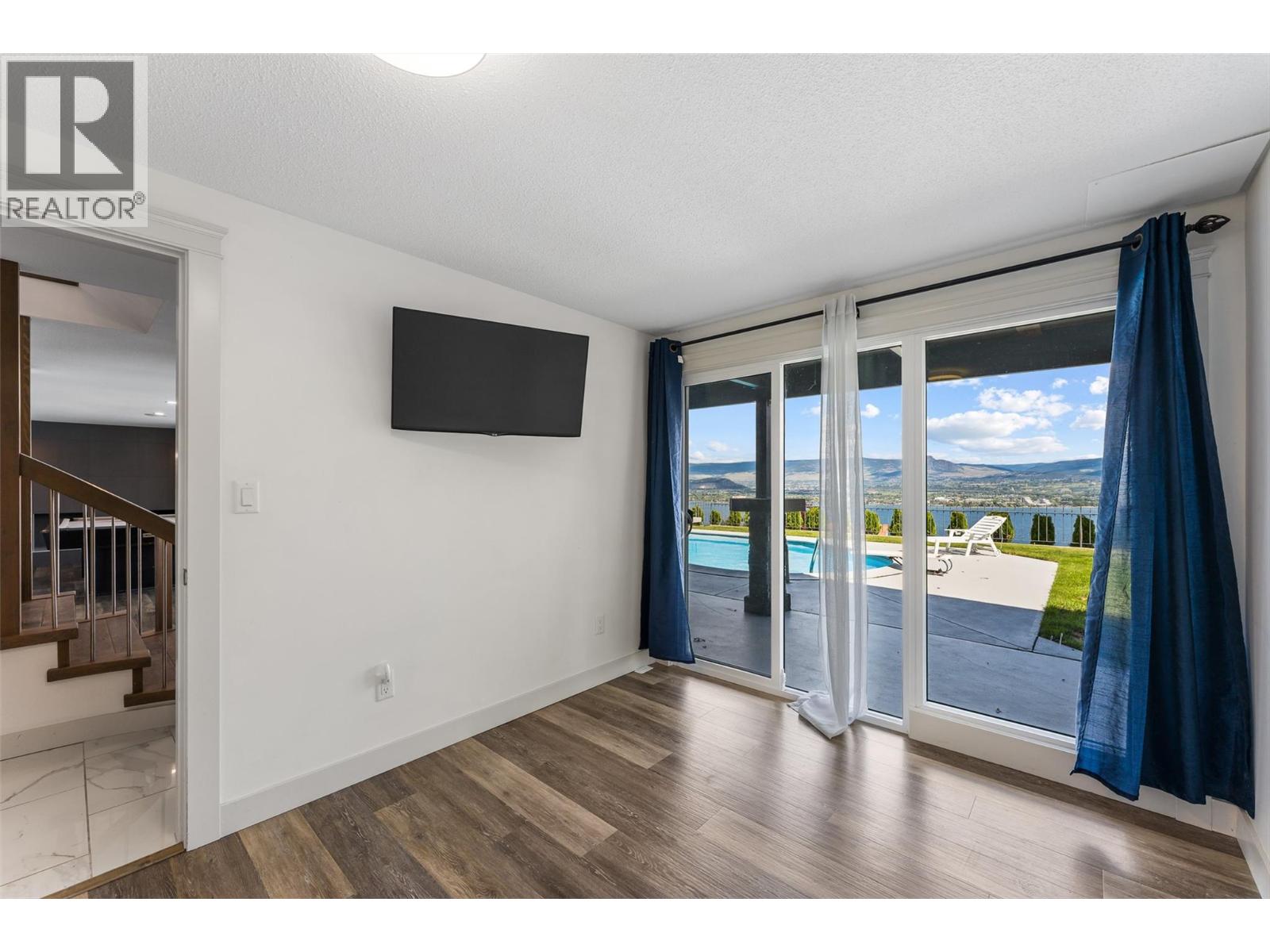2740 Lakeview Road - 51