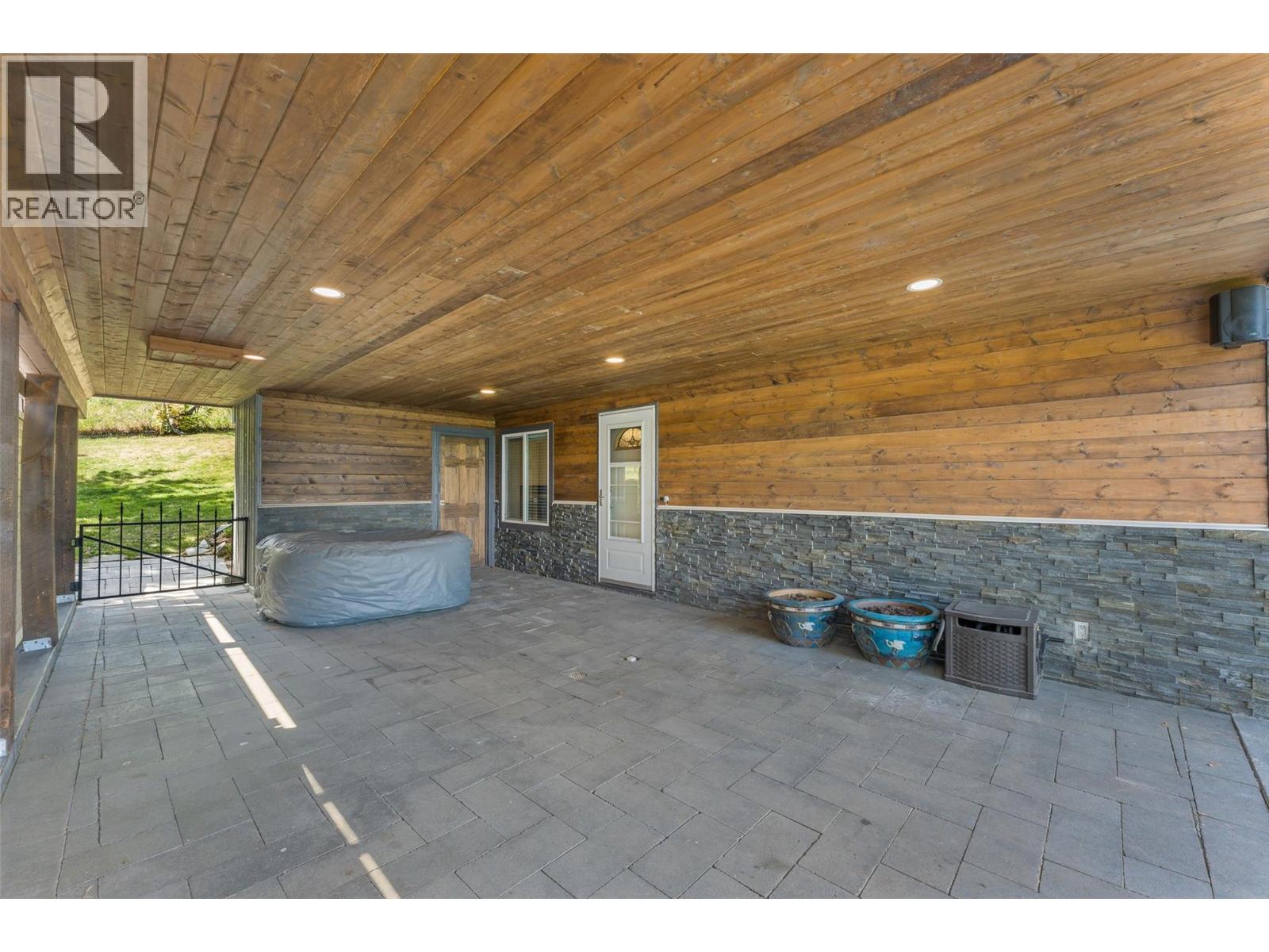 2740 Lakeview Road - 64