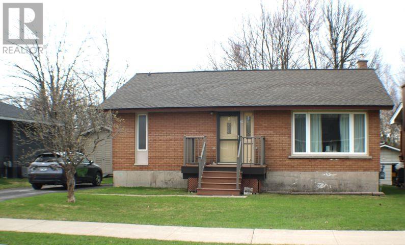 31 White Oak DR W, Sault Ste Marie, Ontario, P6C2H7 — Photo 15