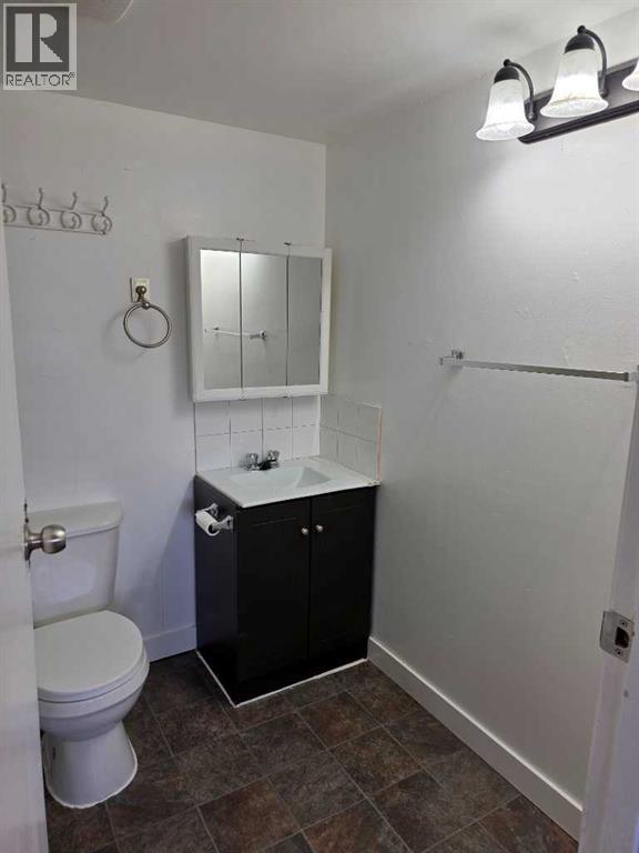 4503 73 Street NW - 7