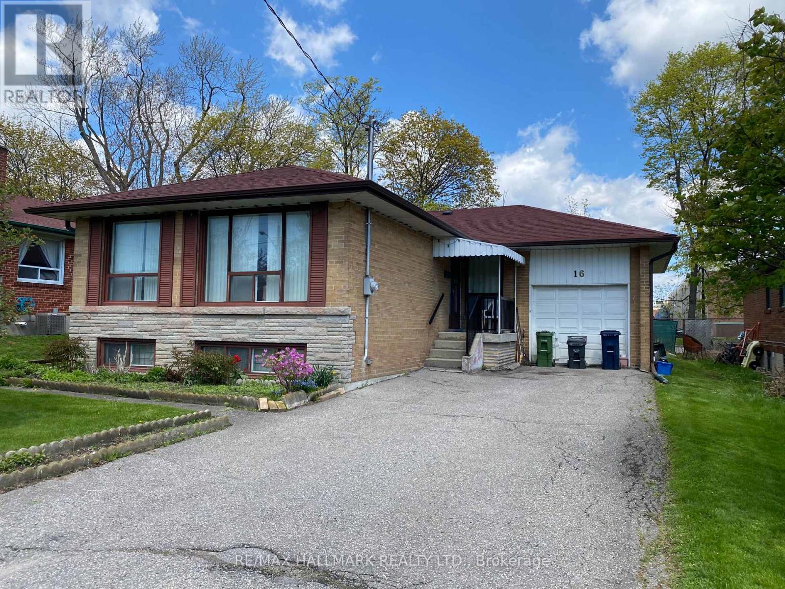 16 CHRYSLER CRESCENT - 1