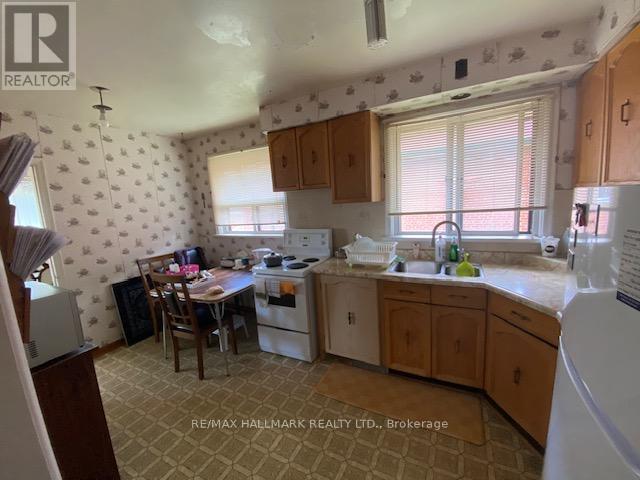16 CHRYSLER CRESCENT - 10