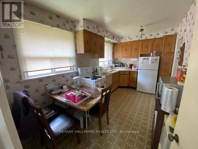 16 CHRYSLER CRESCENT - 11