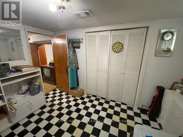 16 CHRYSLER CRESCENT - 21
