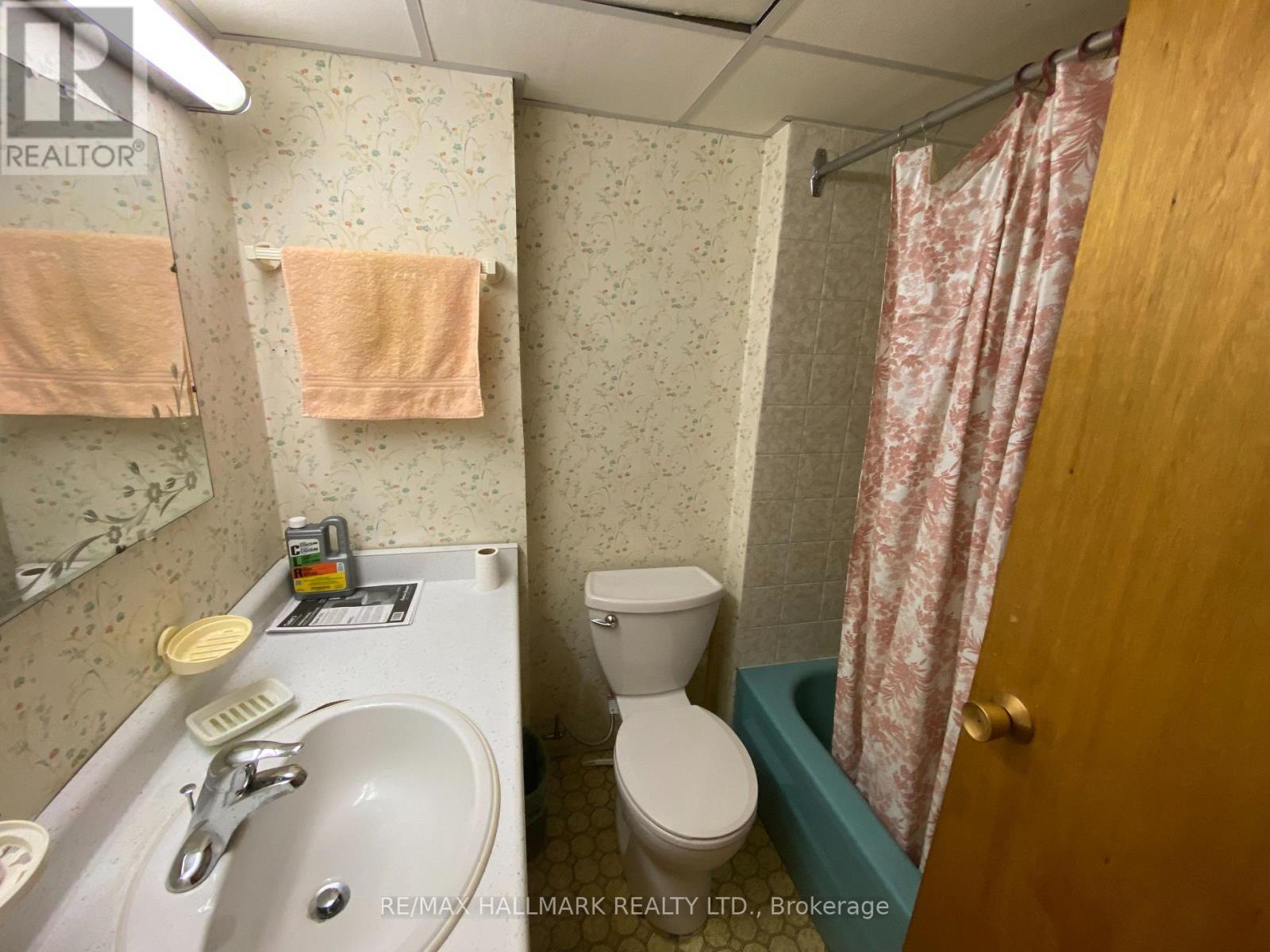 16 CHRYSLER CRESCENT - 25