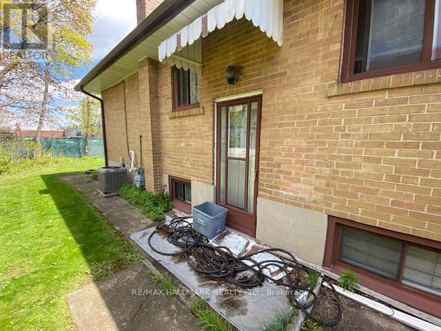 16 CHRYSLER CRESCENT - 6