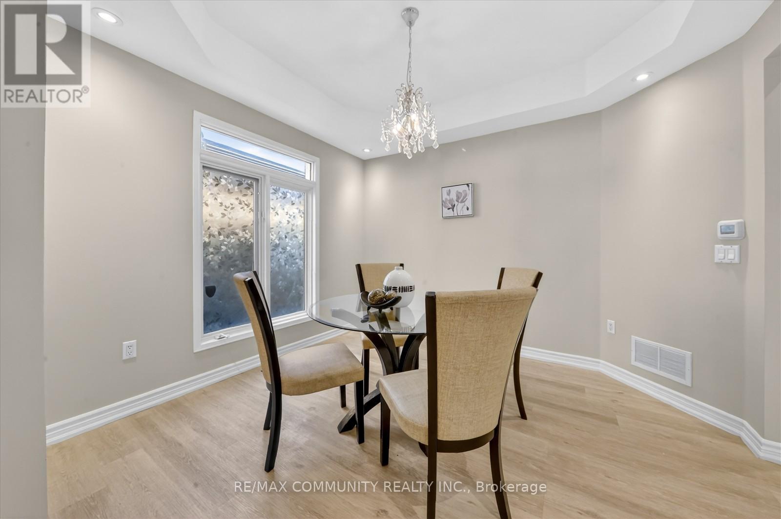 154 THICKET CRESCENT - 11