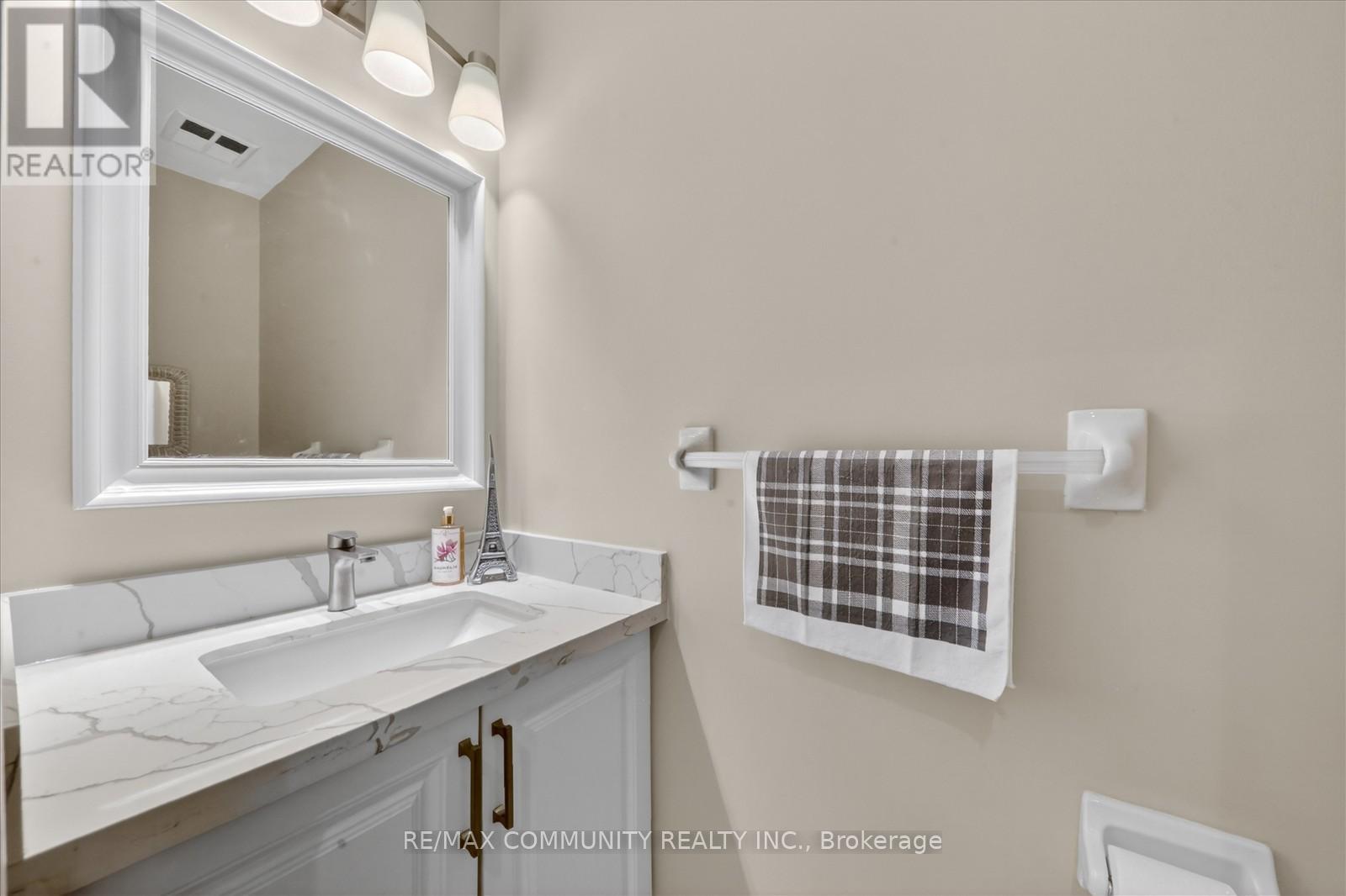 154 THICKET CRESCENT - 19