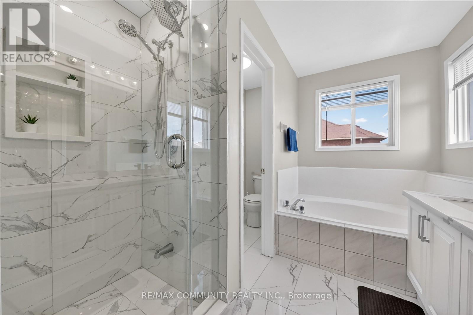 154 THICKET CRESCENT - 27
