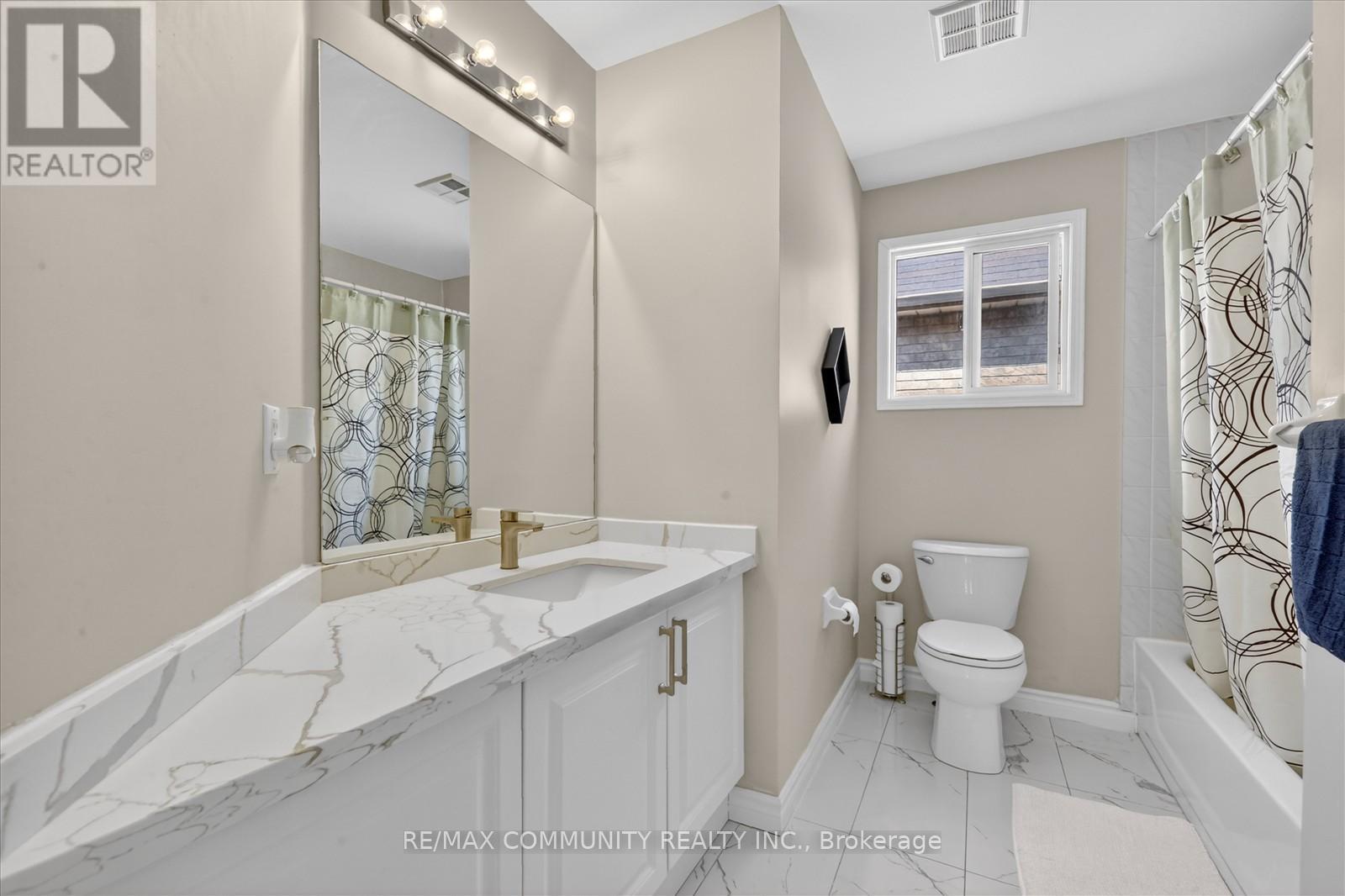 154 THICKET CRESCENT - 30