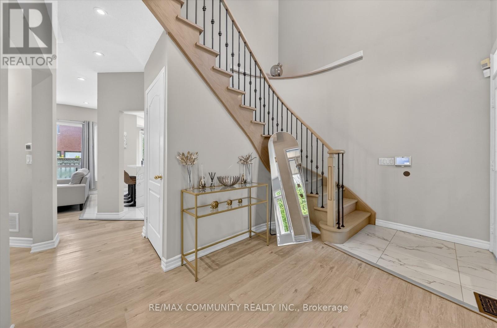 154 THICKET CRESCENT - 7