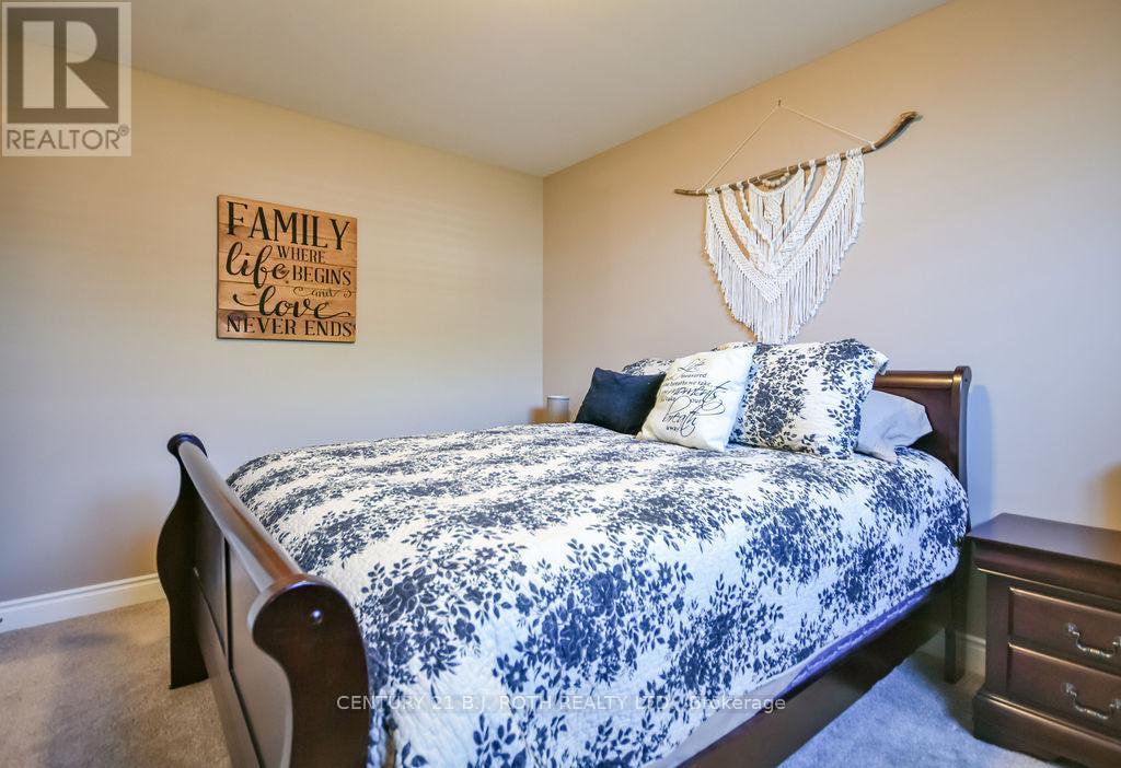 2 ROY HICKLING DRIVE - 38