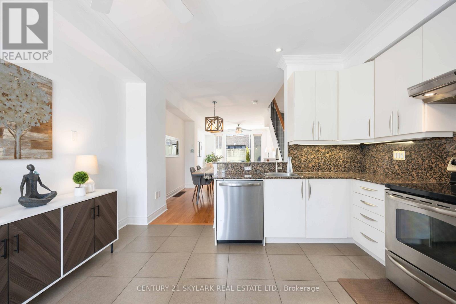 1864 BURNHAMTHORPE ROAD E - 21