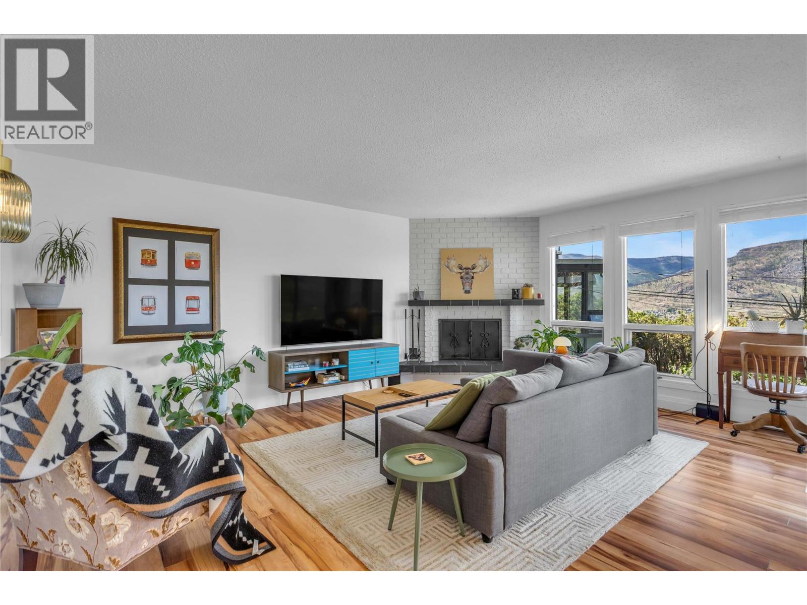 155 Clifton Road N - 9