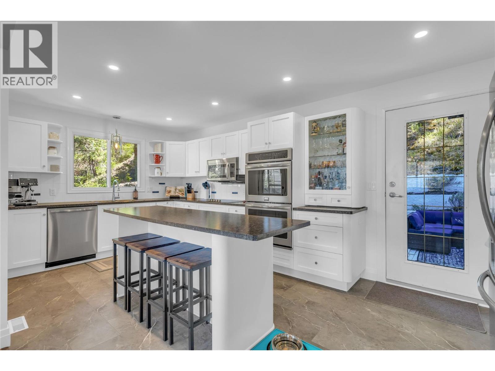 155 Clifton Road N, Kelowna