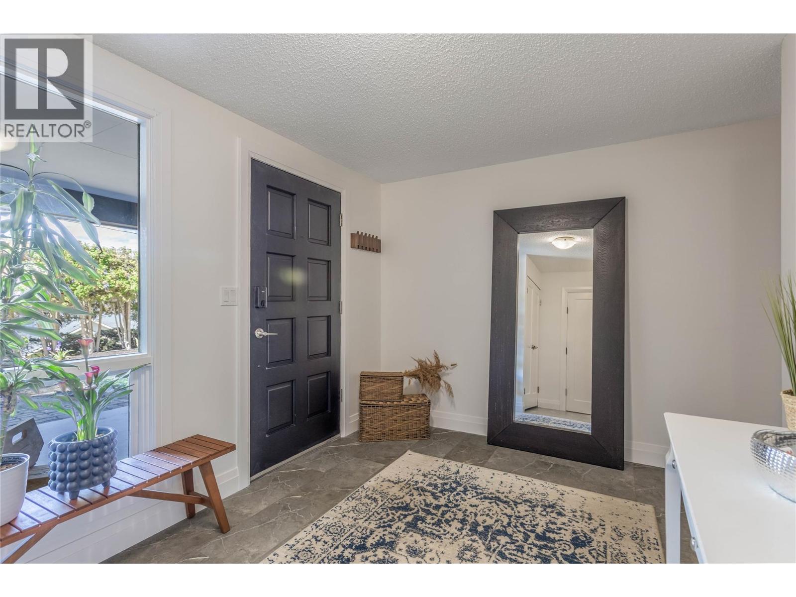 155 Clifton Road N, Kelowna