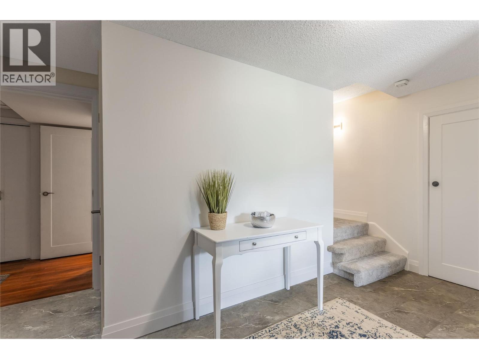155 Clifton Road N, Kelowna