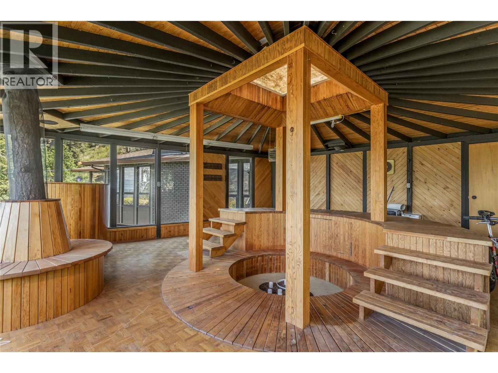155 Clifton Road N, Kelowna
