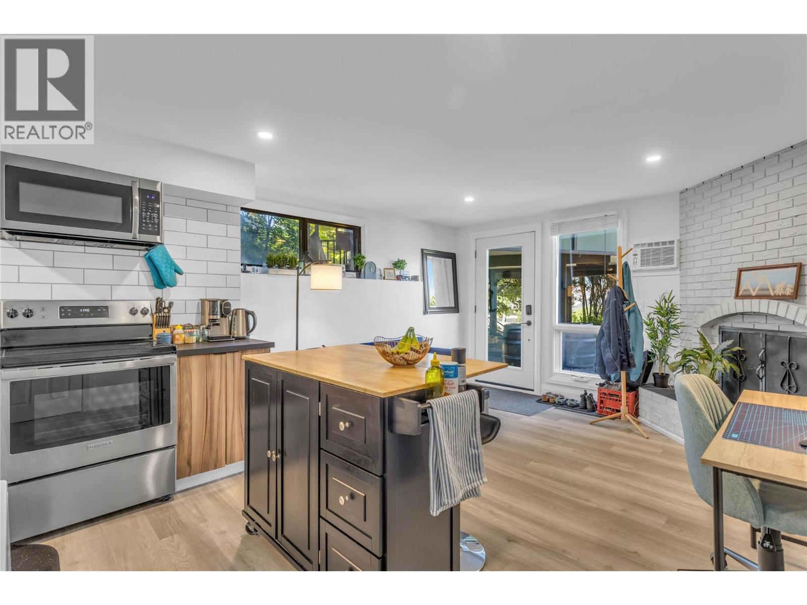 155 Clifton Road N, Kelowna