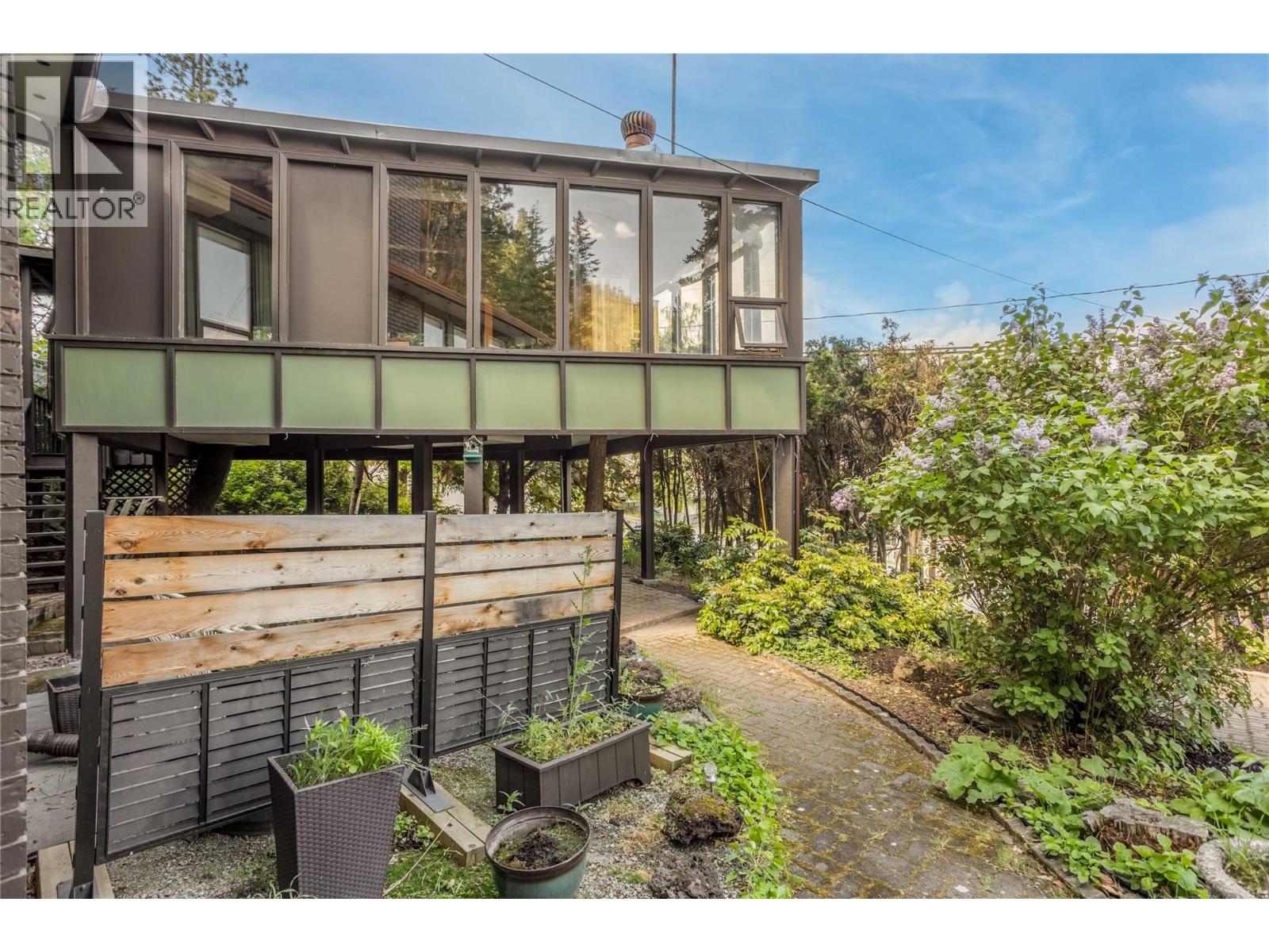 155 Clifton Road N, Kelowna