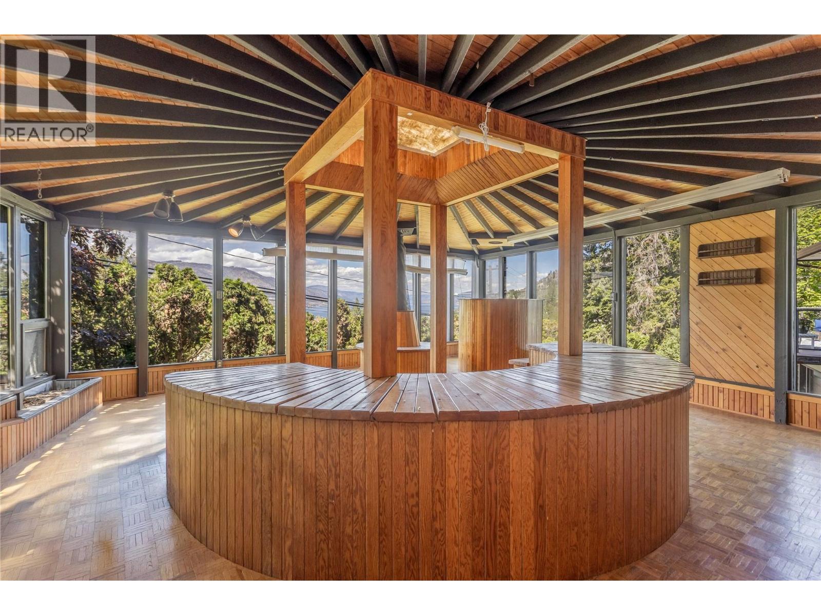 155 Clifton Road N, Kelowna